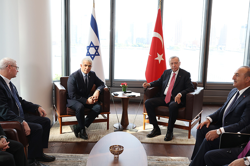  رئيس الوزراء الإسرائيلي يجتمع مع الرئيس التركي رجب طيب إردوغان بنيويورك
