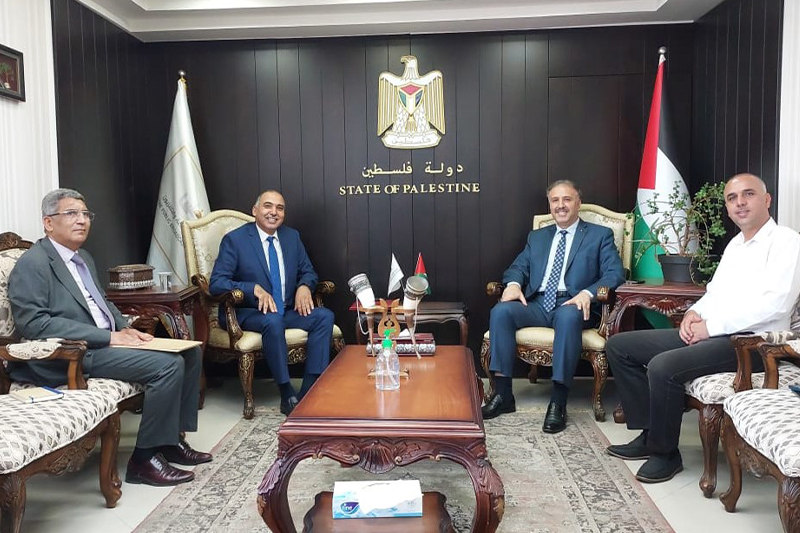  سفير المغرب لدى فلسطين يتباحث مع المشرف العام على مؤسسات الإعلام الرسمية الفلسطينية