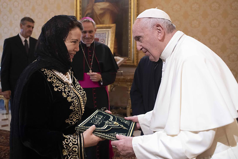  سفيرة المغرب لدى الكرسي الرسولي تشارك في الصلاة من أجل سلام الأديان