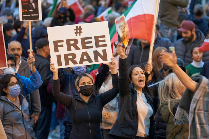  كندا تمنع آلاف المسؤولين الإيرانيين من دخول أراضيها