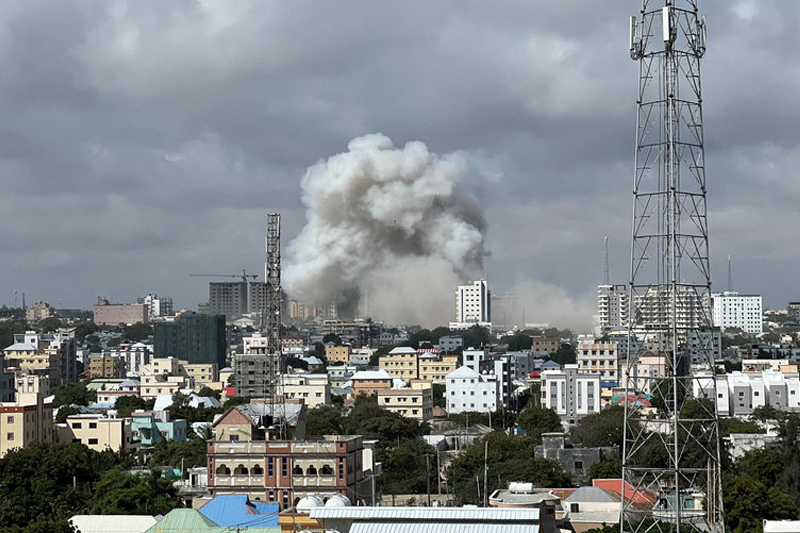  الصومال.. أكثر من 100 قتيل بانفجار سيارتين أمام المبنى وزارة التعليم بمقاديشو