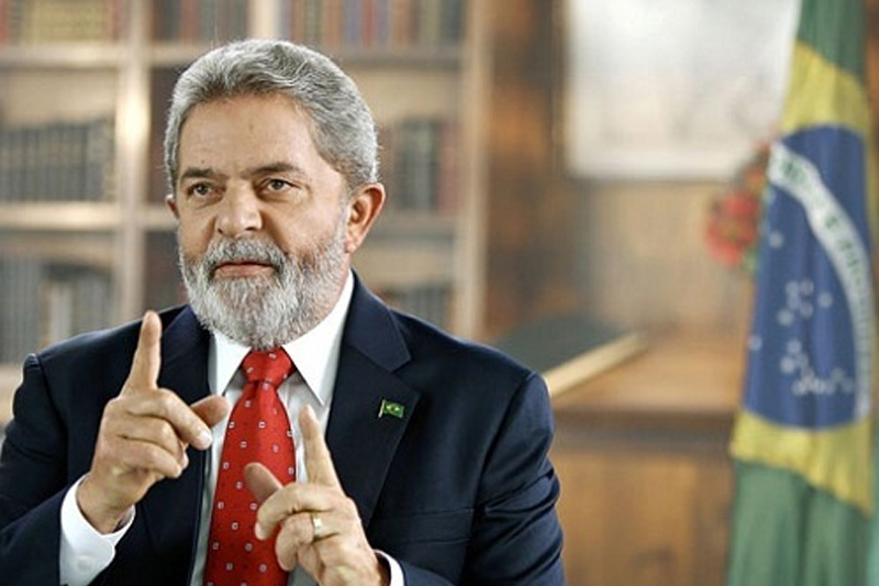 الرئيس البرازيلي الأسبق يفوز بالجولة الأولى في انتخابات البرازيل
