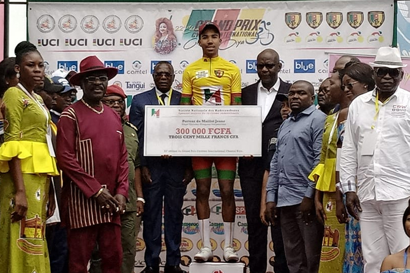  جائزة شانتال بيا لسباق الدراجات 2022 : الدراج المغربي يوسف بدادو يفوز بالمرحلة الرابعة