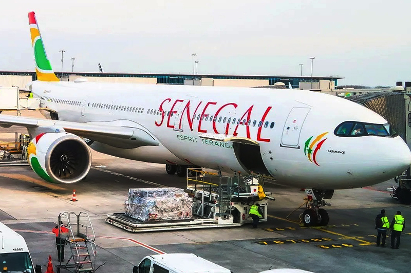  شركة الطيران السنغالية تعلن تعليق كل رحلاتها بين داكار وكوتونو ودوالا ولبروفيل