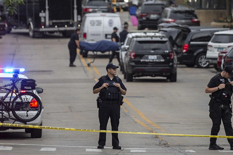  شيكاغو : مصرع ثلاثة أشخاص وإصابة آخرين في حادث لإطلاق النار