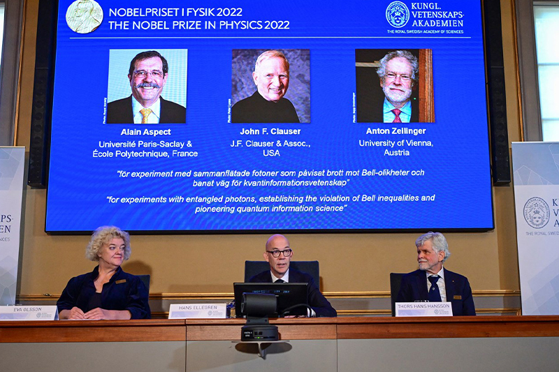 جائزة نوبل للفيزياء 2022 : الفوز بالمناصفة للفرنسي آلان أسبيه والأميركي جون كلاوسر والنمساوي أنتون زيلينغر