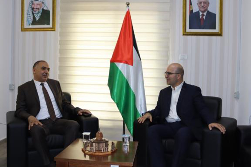  سفير المغرب بفلسطين يتباحث مع وزير شؤون القدس الفلسطيني برام الله