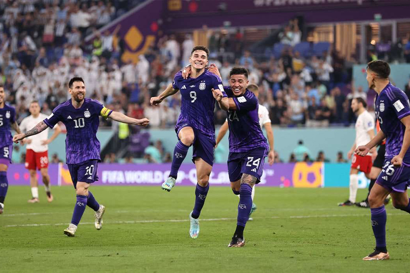  الأرجنتين تبلغ ثمن النهائي بفوزها على بولندا