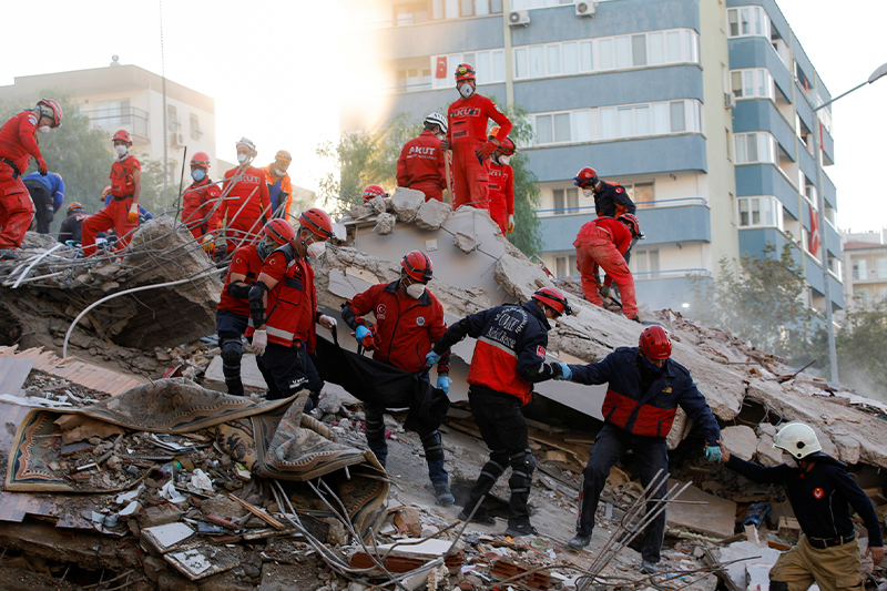  مصرع شخص وإصابة آخرين جراء زلزال شمال غرب تركيا