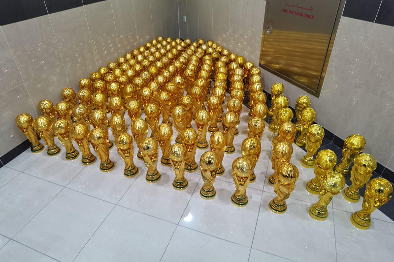 وزارة الداخلية القطرية تعلن ضبط 144 كأسا مقلدة لجائزة كأس