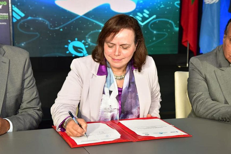  السيدة عواطف حيار توقع اتفاقية شراكة لإطلاق مبادرة جندر لانس بالدار البيضاء
