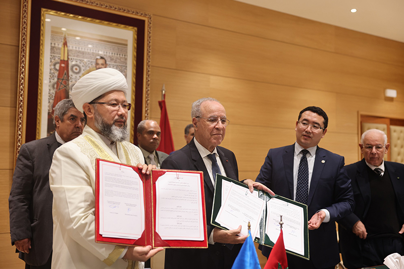 السيد أحمد التوفيق يوقع اتفاقا للتعاون مع الإدارة الدينية لمسلمي كازخستان