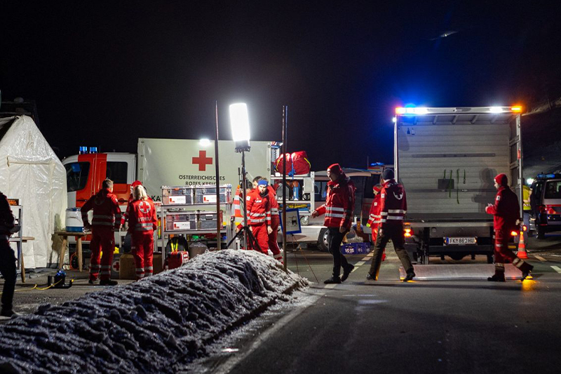  النمسا : العثور على تسعة رياضيين سالمين وآخر مصاب إثر الانهيارات الثلجية