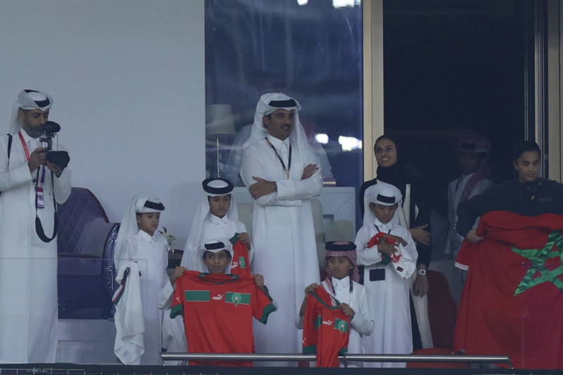  الأمير القطري يهنئ جلالة الملك محمد السادس إثر تأهل المنتخب المغربي إلى نصف نهائي كأس العالم