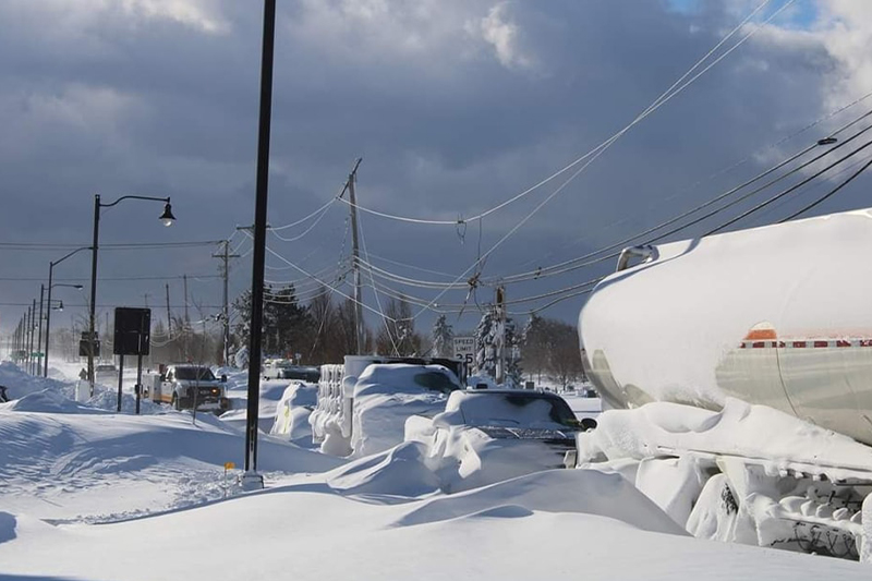  مصرع 50 شخصا جراء العاصفة الثلجية القوية بالولايات المتحدة الأمريكية