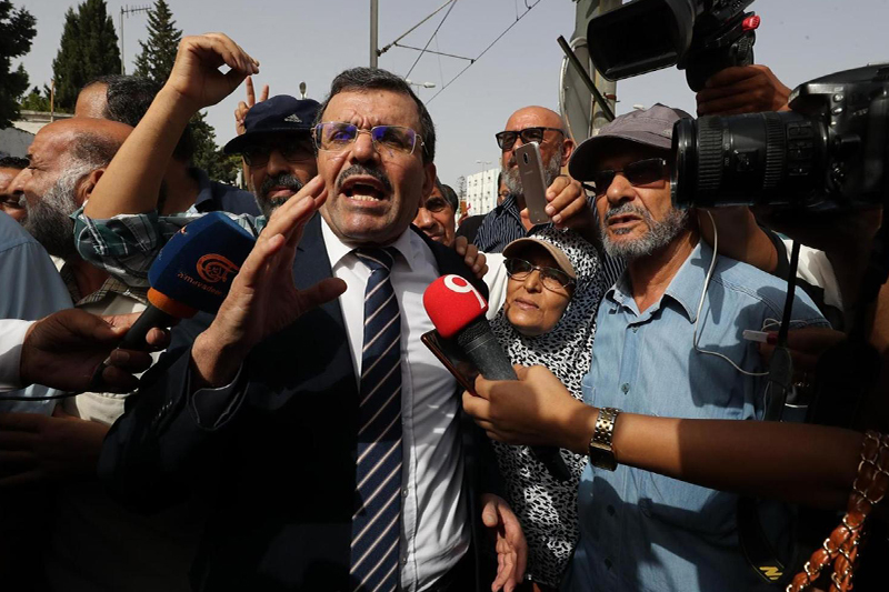 توقيف الرئيس التونسي السابق على خلفية قضية تسفير جهاديين تونسيين