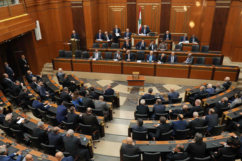  لبنان : استفحال الأزمة السياسية بعد فشل البرلمان في انتخاب رئيس جديد