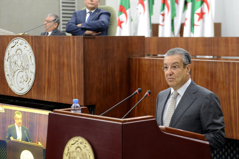 الجزائر : الحكم على وزير المالية السابق محمد لوكال بالسجن