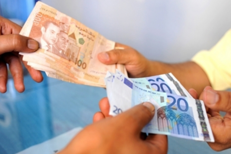 مكتب الصرف : تحويلات المغاربة المقيمين بالخارج فاقت 99,5 مليار درهم خلال الأشهر المنصرمة