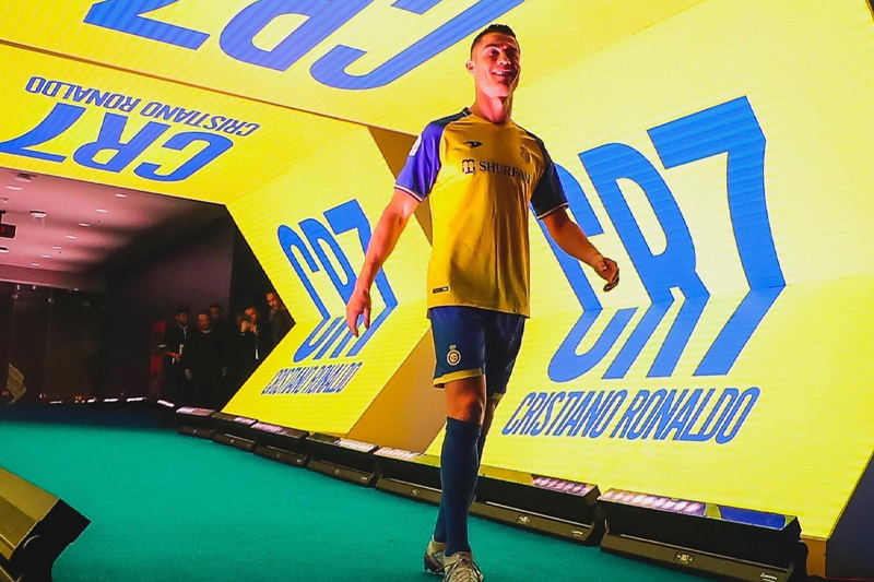  نادي النصر يقدم لاعبه الجديد رونالدو في حفل جماهيري كبير