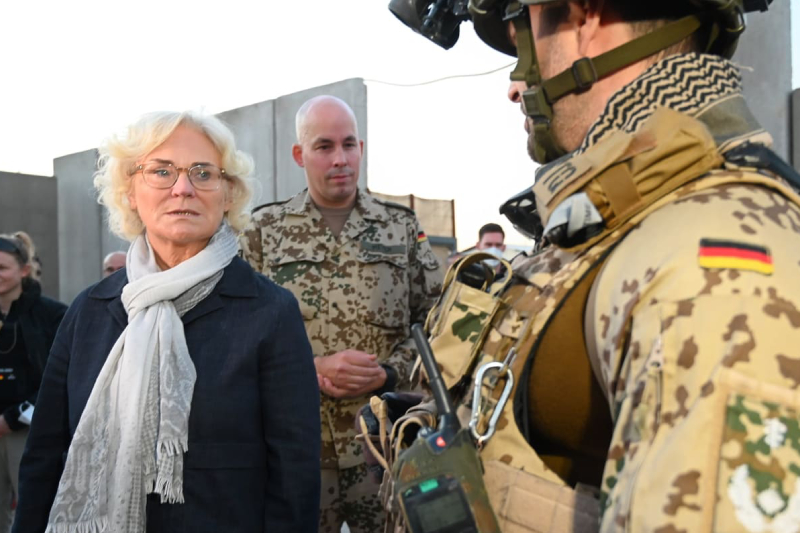  وزيرة الدفاع الألمانية تعلن استقالتها بسبب الإعلام
