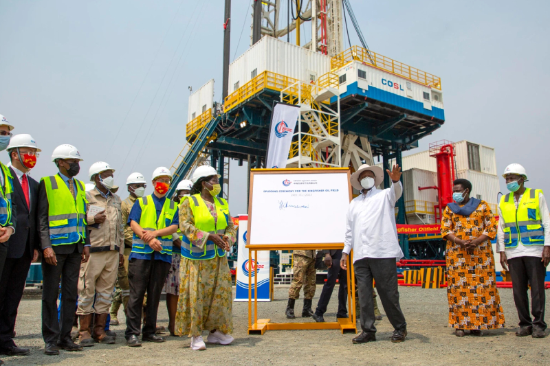 أوغندا تعلن تدشين أنشطة الحفر في حقل كينغ فيشر النفطي