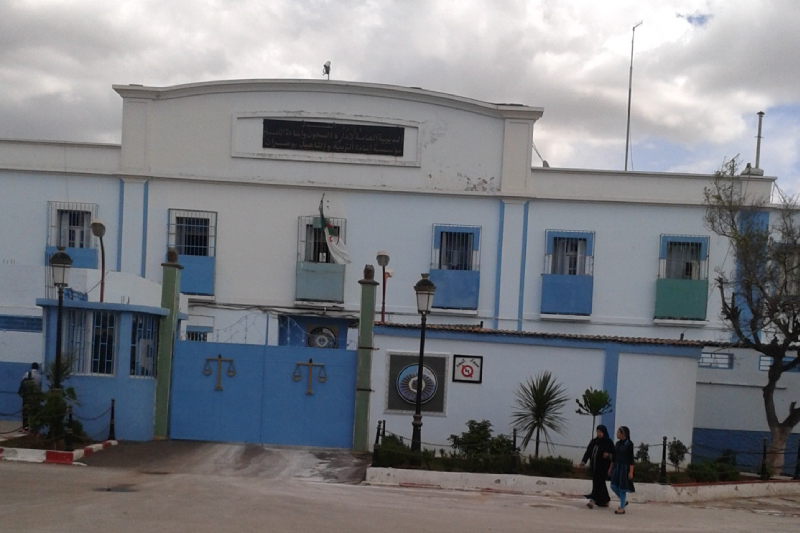سبعة معتقلين جزائريين يضربون عن الطعام منذ 15 يناير بسجن