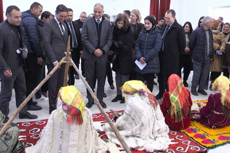 سفير الولايات المتحدة الأمريكية بالمغرب يقوم بزيارة الثانوية الإعدادية ضاية