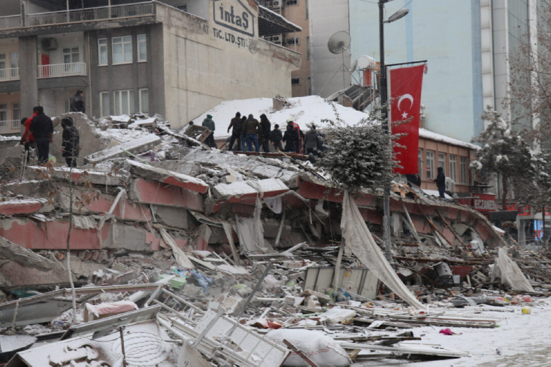  الرئيس التركي: عدد ضحايا الزلزال يقارب 19 ألف قتيل وأزيد من 75 ألف مصاب