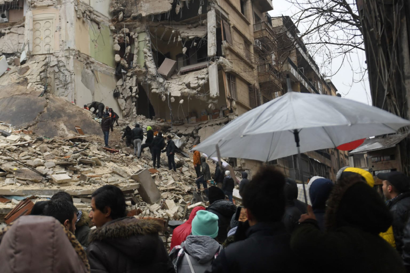  تركيا .. ارتفاع حصيلة قتلى الزلزال إلى 1014 شخصاً