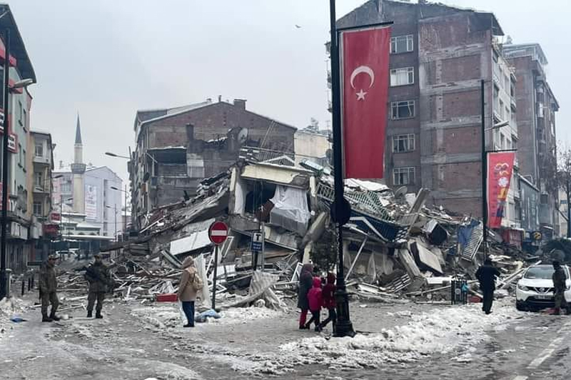  تركيا: قتيل وعشرات الجرحى في زلزال جديد شرق البلاد