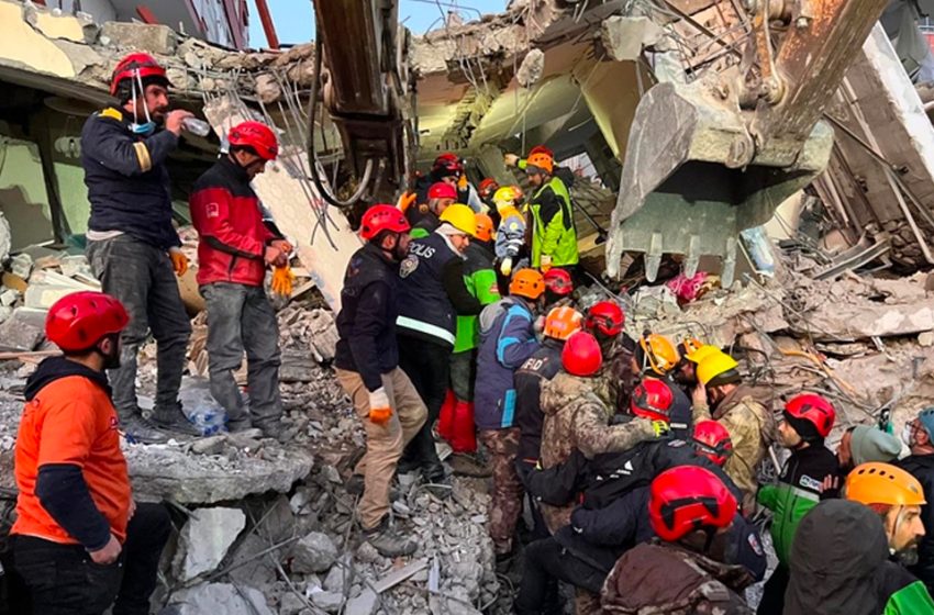  زلزال تركيا: ارتفاع عدد القتلى إلى 20665 شخصا