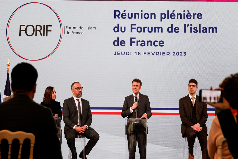  ماكرون يعلن حل المجلس الفرنسي للديانة الإسلامية
