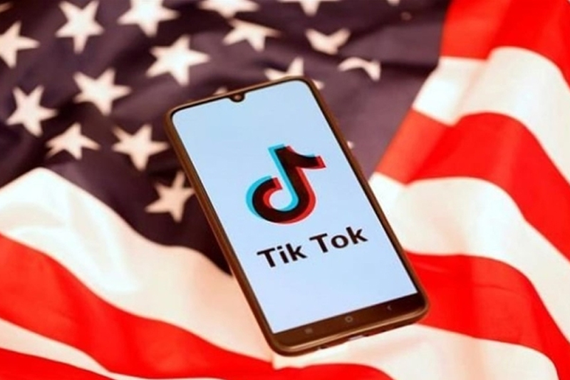  البيت الأبيض يحظر تطبيق تيك توك من أجهزة الوكالات الفدرالية