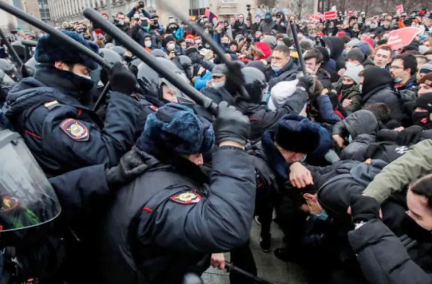  منظمات حقوقية دولية تدين ممارسات الشرطة الفرنسية تجاه المحتجين على إصلاح نظام التقاعد