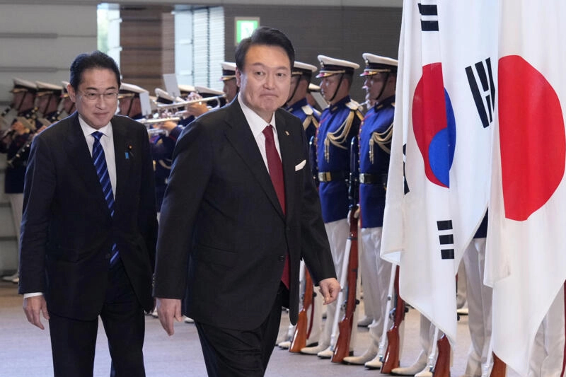  اليابان وكورويا الجنوبية تحييان علاقاتهما الدبلوماسية والتجارية