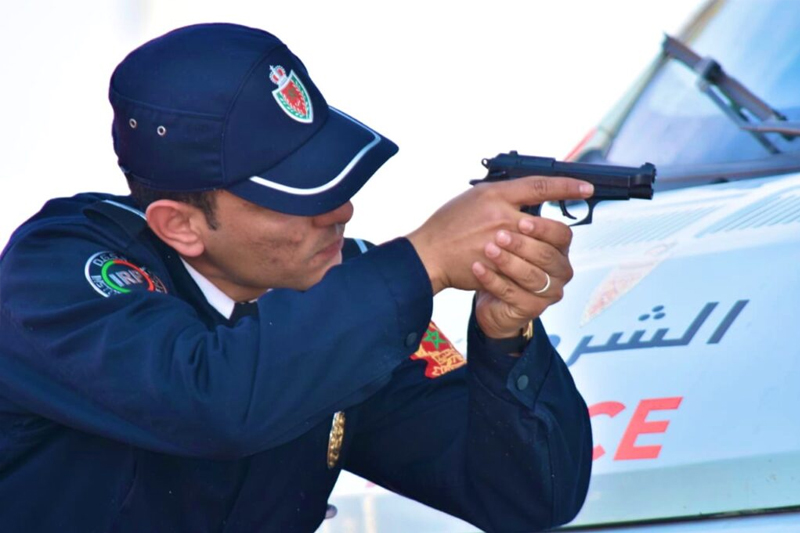 شرطي بالدار البيضاء يشهر سلاحه الوظيفي لتوقيف جانح خطير