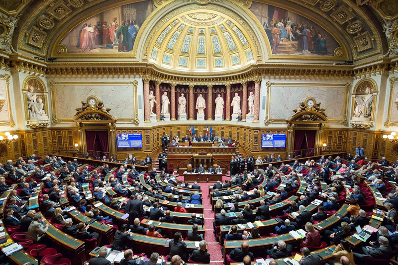  مجلس الشيوخ الفرنسي يرفع سن التقاعد من 62 إلى 64 عاما