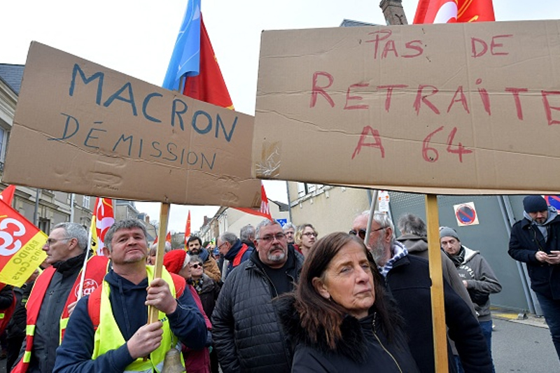  النقابات تعتزم تعطيل فرنسا الثلاثاء احتجاجا على إصلاح نظام التقاعد