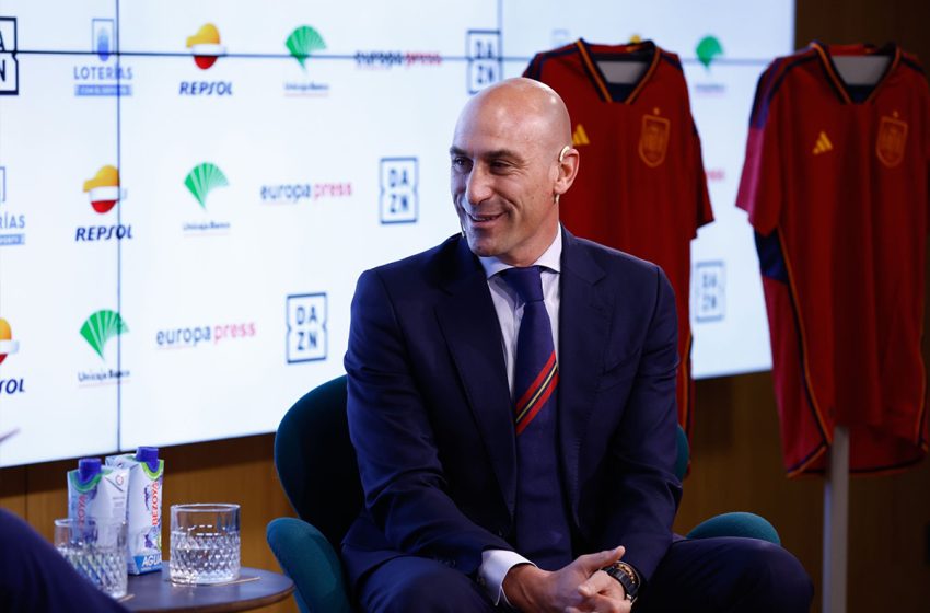  الجامعة الملكية الإسبانية لكرة القدم تعتبر ترشح إسبانيا المغرب والبرتغال لمونديال 2030 ملفا معدا بدقة