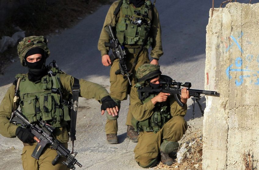  القوات الإسرائيلية تقتل فلسطينيين بالرصاص في الضفة الغربية المحتلة