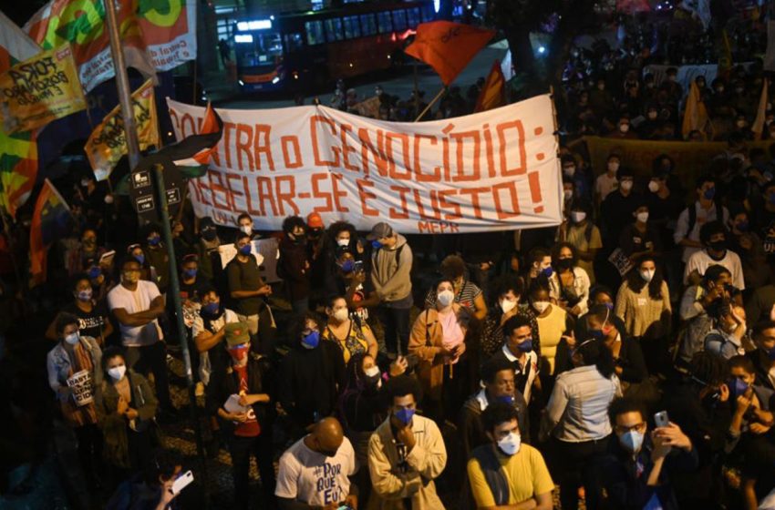 قضية فينيسيوس .. العشرات من البرازيليين يتظاهرون ضد العنصرية في ساو باولو