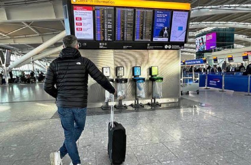 تسجيل تأخيرات في مطارات بريطانيا جراء خلل في البوابات الإلكترونية