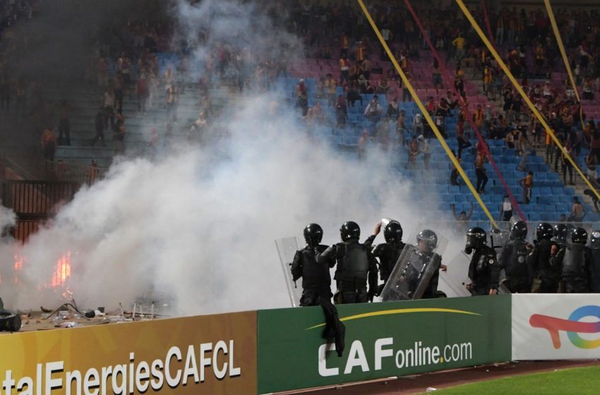  الكاف يعاقب الترجي التونسي عقب أحداث الشغب في رادس