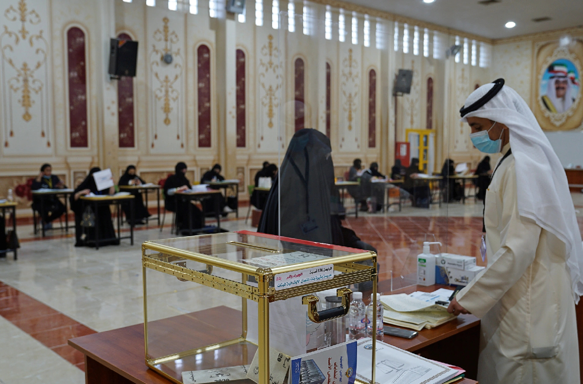 انتخاب أعضاء مجلس الأمة 2023: بدء عملية التصويت بالكويت