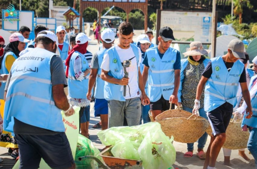  حملة بحر بلا بلاستيك تحط الرحال بشاطئ الدالية
