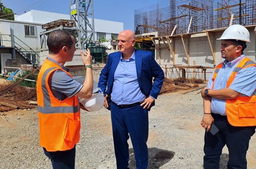  ديفيد غوفرين في زيارة لورش بناء مقر سفارة إسرائيل بالرباط