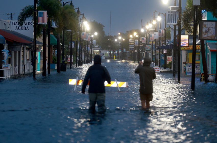  إعصار إيداليا يجتاح ولاية فلوريدا الأمريكية