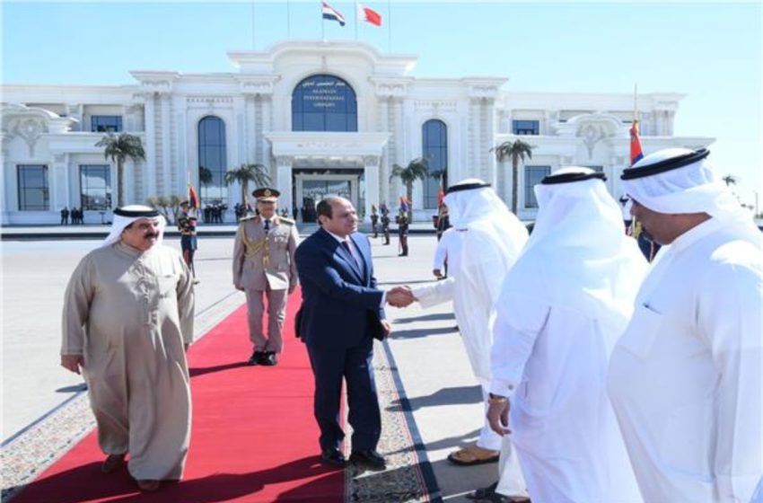  الرئيس المصري والعاهل البحريني يبحثان العلاقات الثنائية وقضايا إقليمية ودولية