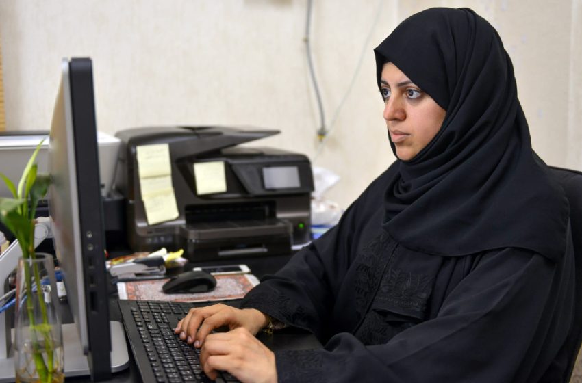  مشاركة المرأة في سوق العمل السعودية ترتفع إلى 36 في المئة